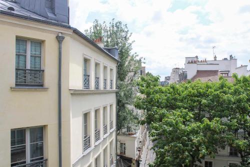 Charming T3 in the center of Paris - image 12
