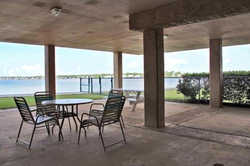 Compass Point 205 by Youngs Suncoast in Little Lagoon