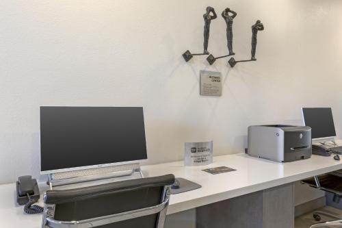 Best Western Plus Executive Residency Phoenix North Happy Valley - image 5