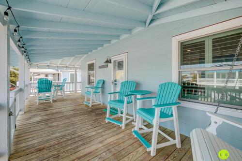 Erkély/terasz, Relaxing upper unit of duplex house - 5 minute walk to beach in Wrightsville Beach