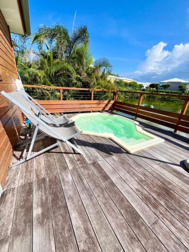 BUNGA-LODGE (bungalow 4* avec piscine privée) (BUNGA-LODGE (bungalow 4* avec piscine privee)) in Bois Jolan