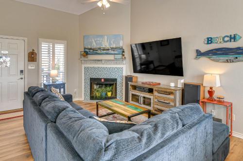 Ocean Views and 2 Decks Beach House in Galveston