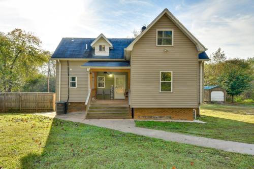 Blue Ridge Foothills Hideaway Near Lake James in Glen Alpine (NC)