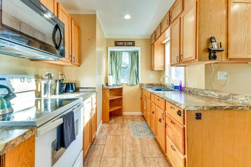 Blue Ridge Foothills Hideaway Near Lake James in Glen Alpine (NC)