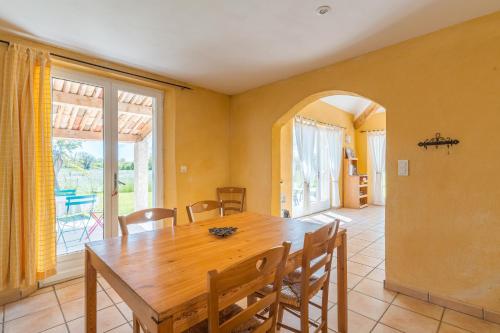 ทัศนียภาพภายนอกโรงแรม, La Bellimure in แซงต์ คริสโตล