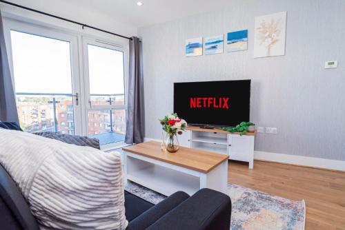 Spacious 2BR Business Stay, Super Fast Wi-Fi, Parking & Sea View gîte à louer Sholing Railway Station