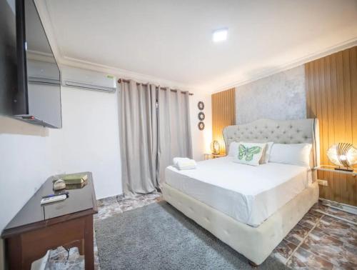 Stylish 1r-1b Apt Near The Beach And Main Street