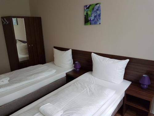 Hotel Pension Eberty - Berlin Hotel Pension Eberty - Berlin