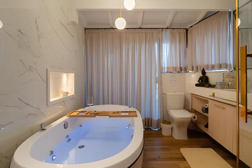 熱水浴缸, Casa 3 suites Beira-Mar Piscina Conforto 8 pessoas in 蓬塔卡納斯