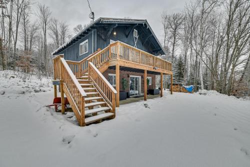 North Creek Chalet with Fire Pit Near Gore Mountain! in North Creek, USA