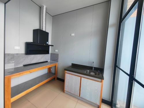 Mermaid N2 in Honiara