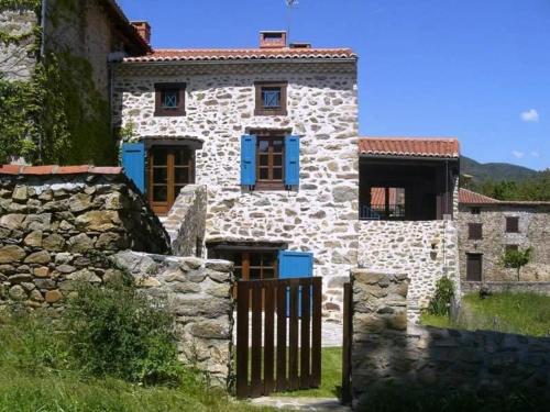 Gîte Villeneuve-d'Allier, 4 pièces, 6 personnes - FR-1-582-208 (Maison de caractere avec terrasse a 300m de l'Allier, ideale pour peche, detente et activites famili) in Lavoute-Chilhac