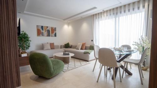 Elegant Maarif Studio Walk To Twin Center & Cafes & Private Parking, Casablanca