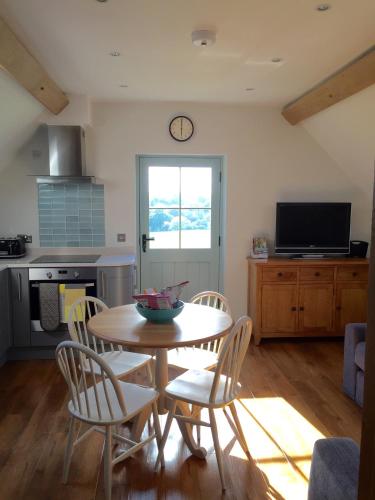 The Barn - Nr Bromyard - image 6