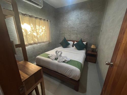 room detail thumbnail 2