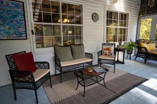Admiral Peary Inn Bed & Breakfast - image 7