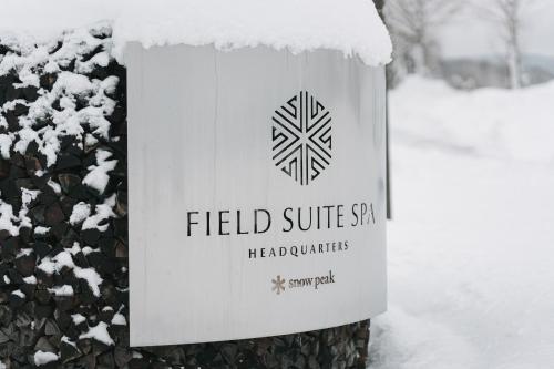 Snow Peak FIELD SUITE SPA HEADQUARTERS