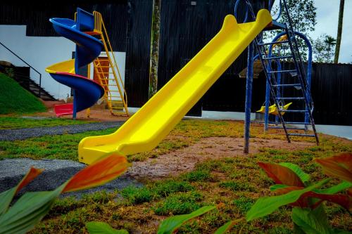 wayanadjunglevillas in Kenichira