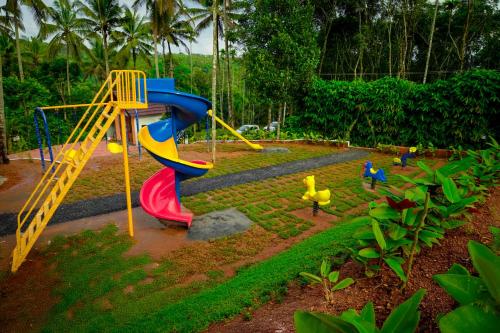 wayanadjunglevillas in Kenichira