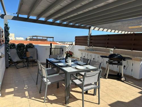 2 Bedroom Penthouse Apartment With Swimming Pool in Kiti
