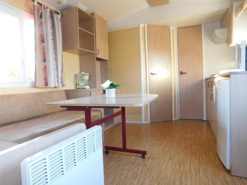 CAMPING de la BUGE in โรชฟอร์-มงตาญ