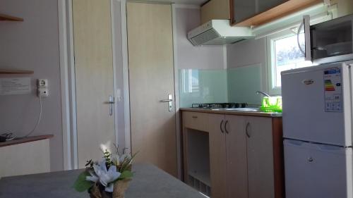 CAMPING de la BUGE in โรชฟอร์-มงตาญ