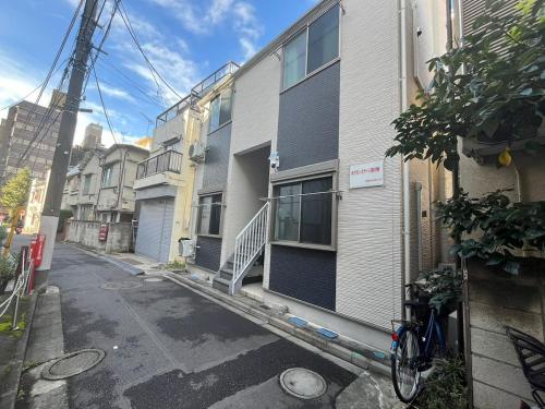 Shinjuku 5 min, Nakano station 1 min walk, 101