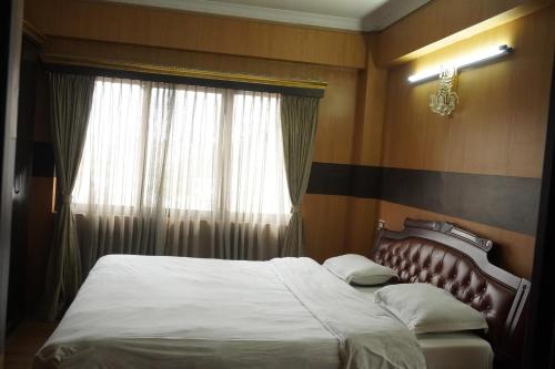 Queen Room