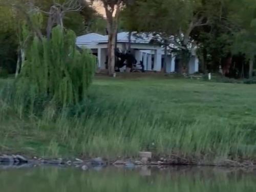 Kert, White House River Manor in Upington