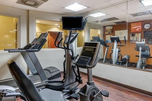 Comfort Suites Fort Pierce I-95 - image 7