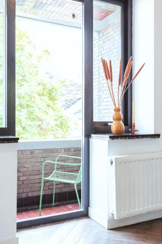 ระเบียง/ชานเรือน, Cozy, Simple, And Affordable For Solo Traveler in ทิลเบิร์ก