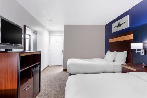 Avion Inn Near LGA Airport, Ascend Hotel Collection in Queens, USA