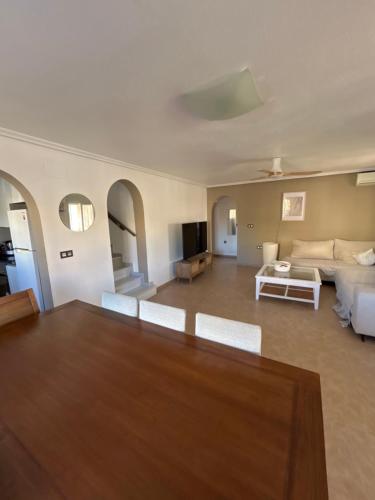 Közös társalgó / TV, Villa" casa de los sombreros" 6ou8 personnes piscine privée chauffée sur demande (Villa" casa de los sombreros" 6ou8 personnes piscine privee chauffee sur demande) in La Capitana