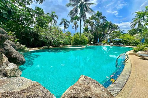 Laguna Lakeshore Villas Residence - Spacious Townhouse with Tropical Pool Access