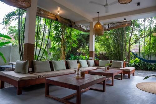 Drifter - Rooms & Food in อาหันคาม