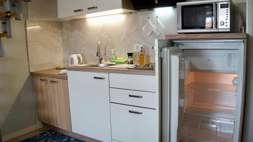 2 bedrooms, 3 beds