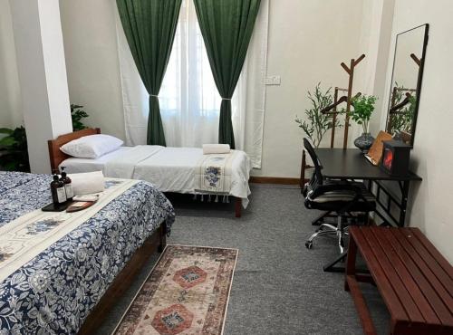 La Wood Homestay near Kuala Besut Jetty in Besut