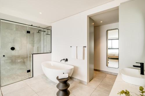 Ocean View 1bed Apartment in Sea Point Marlo Cove - image 5