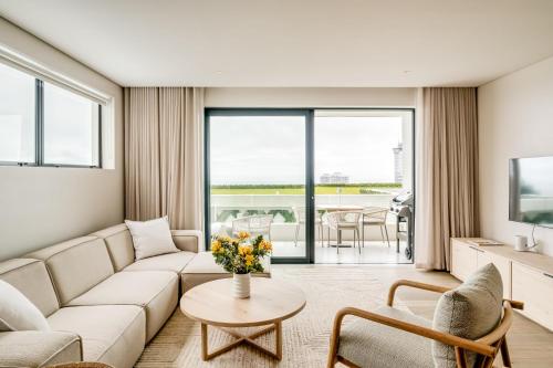 Ocean View 1bed Apartment in Sea Point Marlo Cove - image 10