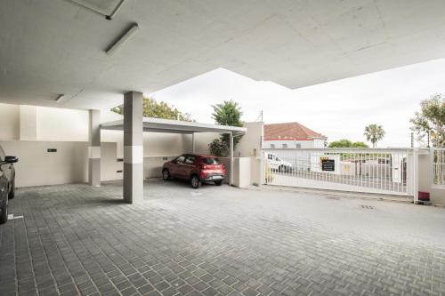 Ocean View 1bed Apartment in Sea Point Marlo Cove - image 6