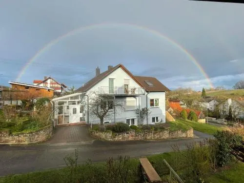 Das blaue Haus in Pleisweiler-Oberhofen, Deutschland