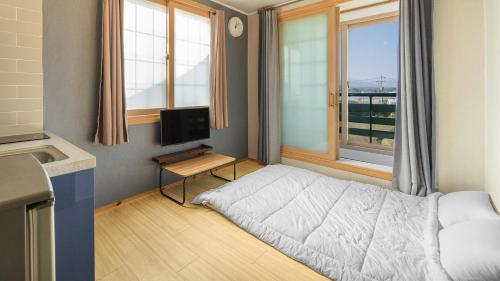 1 futon bed