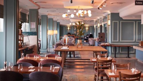 餐廳, 西斯爾酒店 - 倫敦希斯路機場T5客運大樓 (Thistle London Heathrow Terminal 5) in 希斯洛