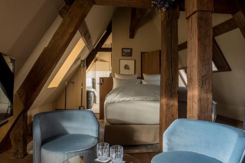 2 twin beds