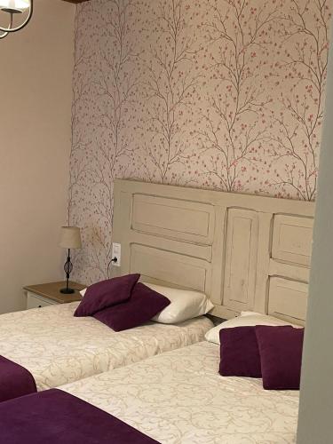 2 twin beds