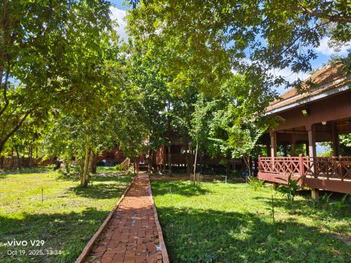 Vuensai Riverside Resort & Virachey National ParkTrekking in Banlung