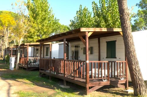 2 bedrooms, 5 beds