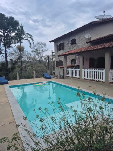 Casa de Campo ampla e confortavel em Araçoiaba da Serra com lareira, perfeita para o friozinho