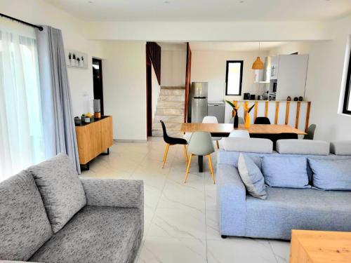 Maurent Villa - Private Pool near Trou aux Biches Beach, Shops & Restaurants in 小辣椒潘特