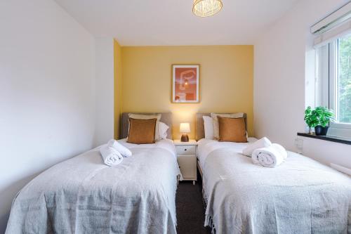 Stylish home - 5G wifi - FREE off-road parking - Sleeps 7, Manchester (photo 9)